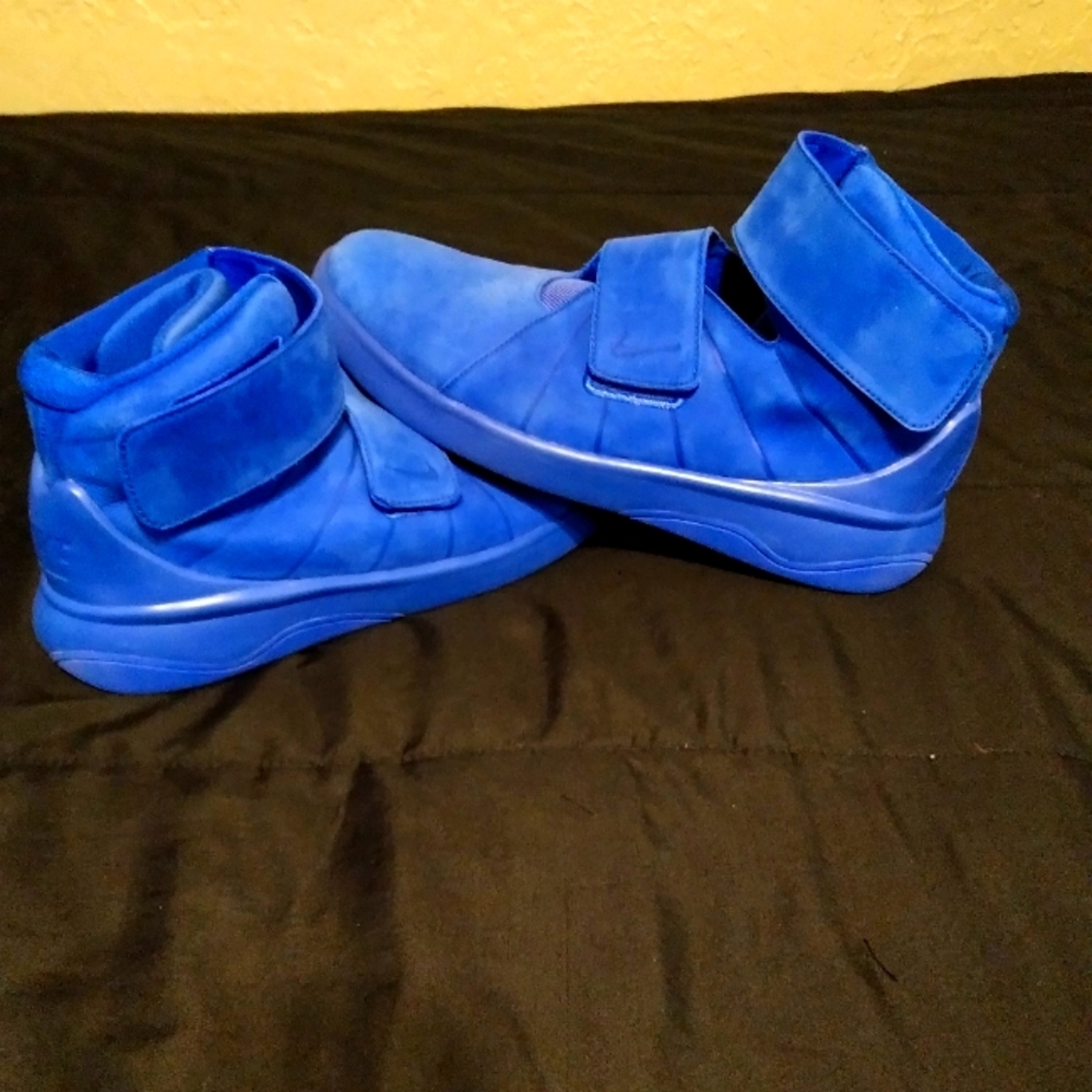 Nikes. 4sale